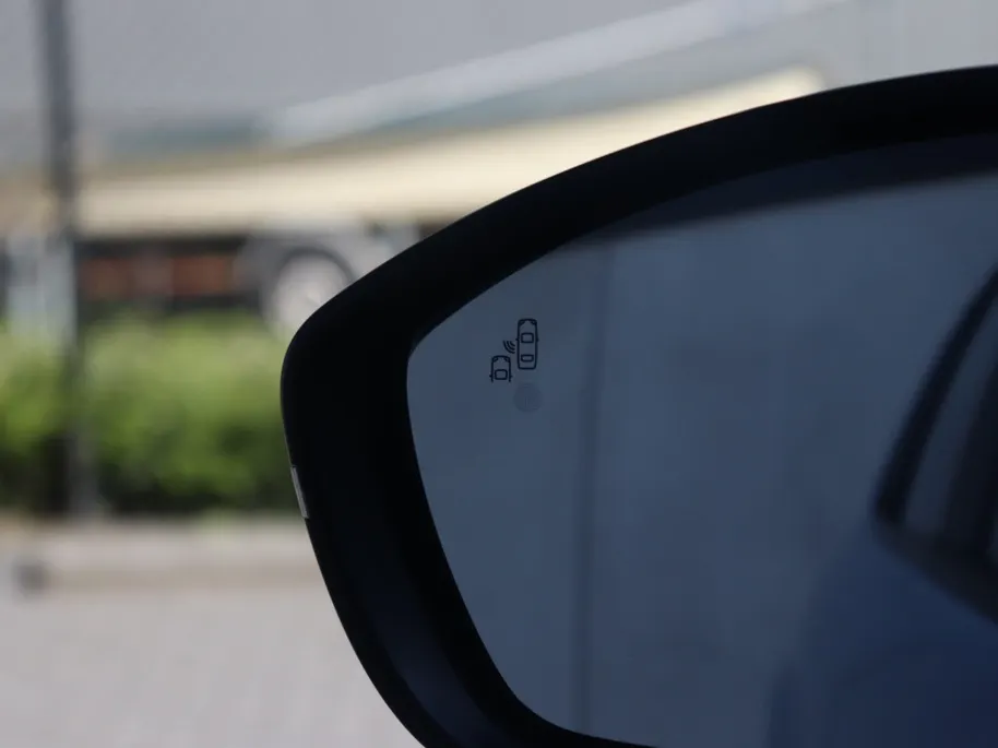 Jeep Avenger Summit 54kWh | Carplay | Camera | Winter | 18'