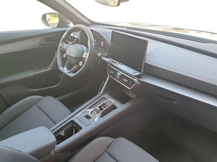 CUPRA Formentor 1.5 TSI e-Hybrid Business | Trekhaak | Panoramaschuifdak | Appel Carplay / Android Auto | Camera | Stoel en stuurverwarming |
