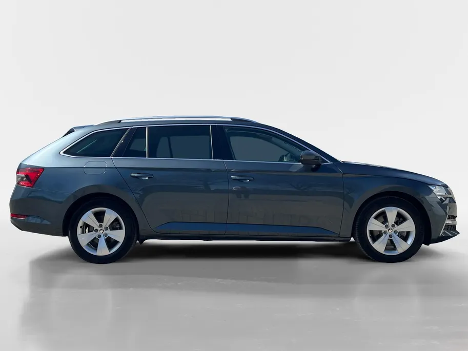 Škoda Superb Combi 1.4 TSI iV Business Edition Plus | Uniek lage km-stand | 360 camera | Adaptieve Cruise Control | Stoel- en stuurverwarming