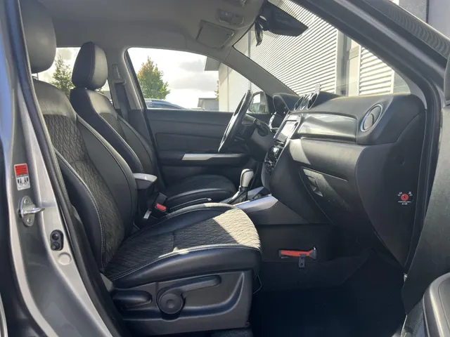 Suzuki Vitara 1.4 Boosterjet Style Smart Hybrid Automaat | Trekhaak | Apple Carplay & Android Auto | Climate Control | Adaptieve Cruise Control