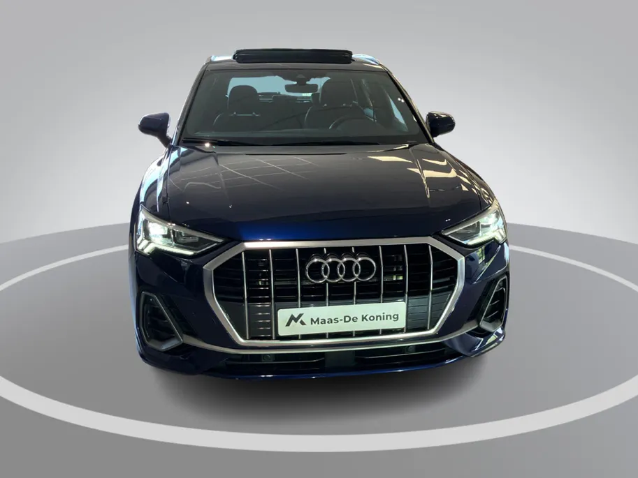 Audi Q3 45 TFSIe 180kW/245PK S Line · Panoramadak · Apple/Android Car Play · Drive select
