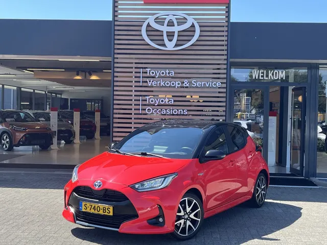 Toyota Yaris 1.5 Hybrid Launch Edition | Stuur en Stoelverwarming | All Seasons