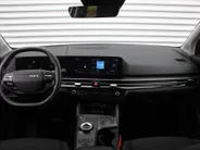Kia Sportage 1.6 T-GDi Hybrid DynamicLine | Stuur-/stoelverwarming | Camera | Elek. stoelverstelling | Cruise adapt. | LED |  Telefoonlader | 18' LM | Clima |