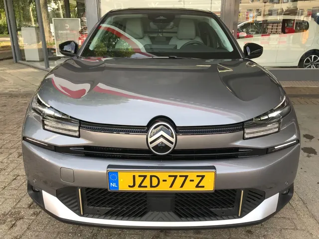 Citroën C4 1.2 Hybrid 145pk Max Comfort stoelen | pano dak.
