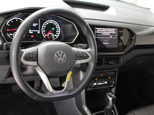 Volkswagen T-Cross 1.5 TSI DSG R-Line | Navigatie | PDC | 18 inch LM | Stoelverw.