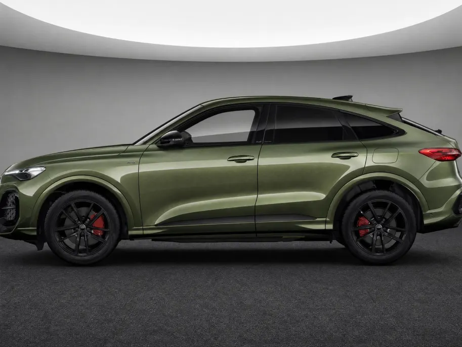 Audi Q5 Sportback 2.0 TFSI e-hybrid quattro S edition Competition 367 PK · Glazen panoramadak · Head-up display · B&O premium 3D
