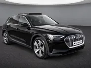 Audi e-tron 55 quattro edition 300kW/408PK 95 kWh · Panoramadak · Trekhaak · Stoelverwarming ·