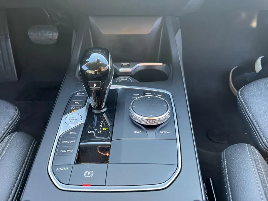BMW 1 Serie 116i Introduction Edition 1e eigenaar | 18' M Sport velgen | Carplay | Cruise Control | Navi | Parkeersensoren | Digitale Cockpit | Etc.