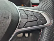 Renault Clio 1.6 E-Tech Hybrid 140 R.S. Line | Cruise Control | Climate Control | Navigatie | Camera | Sportstoelen | LM Velgen |