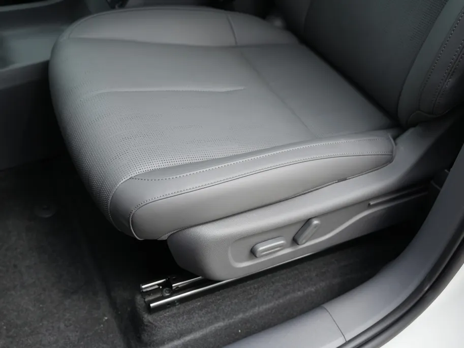 Leapmotor B10 Design Hybrid EV 18.8 kWh | Pano | Camera | Carplay | Navi