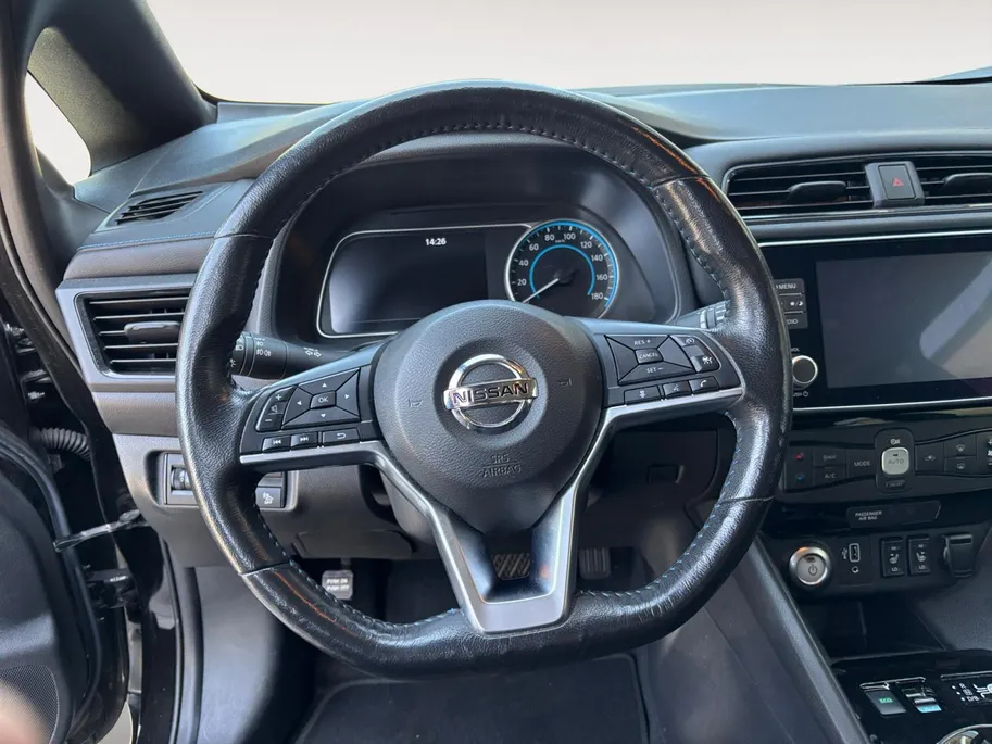 Nissan Leaf e+ N-Connecta 62 kWh 217PK AUTOMAAT | 1ste eigenaar | Navigatie | Apple Carplay & Android Auto | Pro Pilot (Adaptive Cruise Control | Climate Control | Stoel- en stuurverwarming | 360 camera | Parkeersensoren rondom |