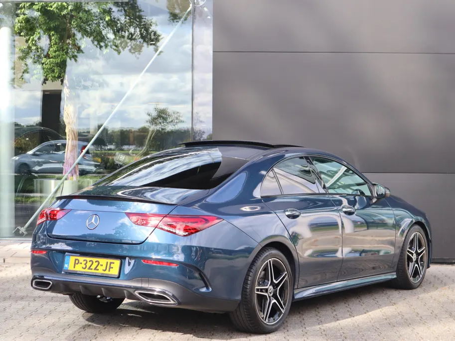 Mercedes-Benz CLA 200 Business Solution AMG l Panoramadak l Stoelverwarming l Ambiente lichtpakket