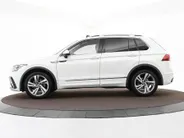 Volkswagen Tiguan 1.5 TSI 150pk DSG R-Line Business+ · Leder · Panoramadak · Apple/Android Car Play · Dodehoeksensor · Elek. Achterklep · 360 Camera · All-season banden · 19'' Inch · EXTRA INRUILKORTING ·