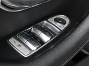 Mercedes-Benz E-Klasse Estate 300 e Business Solution Luxury l Achteruitrijcamera l Dodehoekassistant l Panoramadak