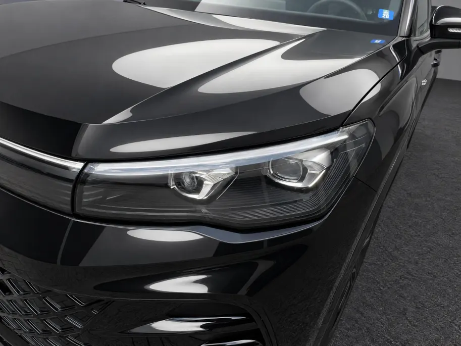 Volkswagen Tiguan 1.5 272pk DSG eHybrid R-Line Edition · Panoramadak · Wegklapbare Trekhaak · 360 Camera · Massage · Black Style · 20'' Inch · Garantie t/m 29-06-2030 of 100.000km