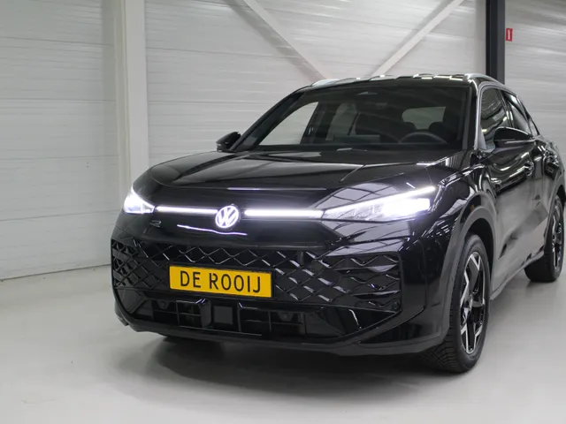Volkswagen T-Roc 1.5 eTSI 150PK R-Line DSG (Nw Model) | Navigatie | IQ light | El. achterklep | PDC+Camera | Stuur- en Stoelverwarming