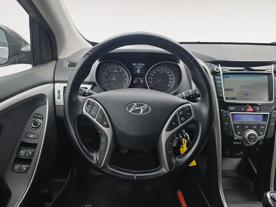 Hyundai i30 1.6 GDI Go! | 1e eigenaar | Volledig onderhouden! | Navigatie | Cruise Control | Achteruitrijcamera | Elektr. ramen | Climate Control | 12 maanden garantie!