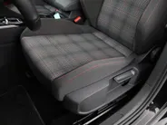 Volkswagen Golf 2.0 TSI 245pk DSG GTI · Panoramadak · Camera · Sfeerverlichting · Apple/Android Car Play · 18'' Inch · EXTRA INRUILKORTING ·