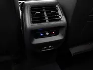 Volkswagen Tiguan 1.5 eHybrid 272pk DSG R-Line Business · Trekhaak · Panoramadak · Dodehoeksensoren · Apple/Android Car Play · Camera · Garantie t/m 23-08-2028 of 100.000km