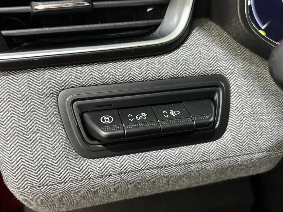 Renault Clio 90PK TCe GPF Techno | 9,3' Navi | Climate Control | Digital Cockpit | Camera | Parkeersensoren | Apple CarPlay/Android Auto | Full LED | Lichtemetalen Velgen | Licht & Regen Sensor |