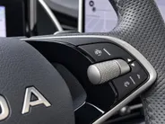 Škoda Kodiaq 1.5 TSI 204pk DSG PHEV Sportline Business · Panoramadak · Wegklapbare Trekhaak · Camera · Elek. Voorstoel · Elek. Achterklep · 19'' Inch · Garantie t/m 24-06-2030 of 100.000km