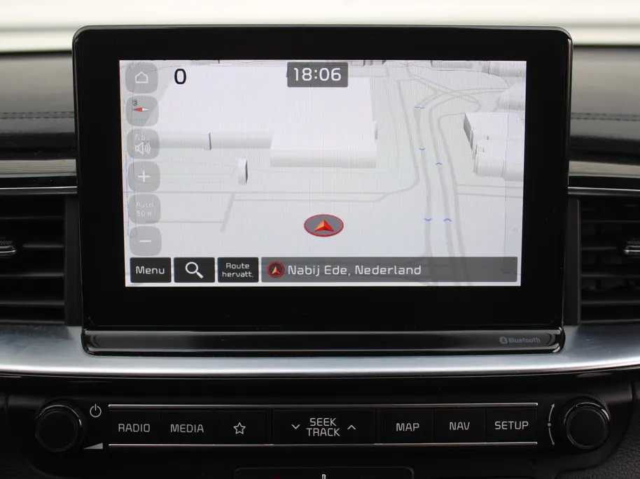 Kia Ceed 1.4 T-GDi DynamicPlusLine | Trekhaak | Stuur-/stoelverwarming | Camera | 17' LM | Navi | Clima | Half leer/stof |
