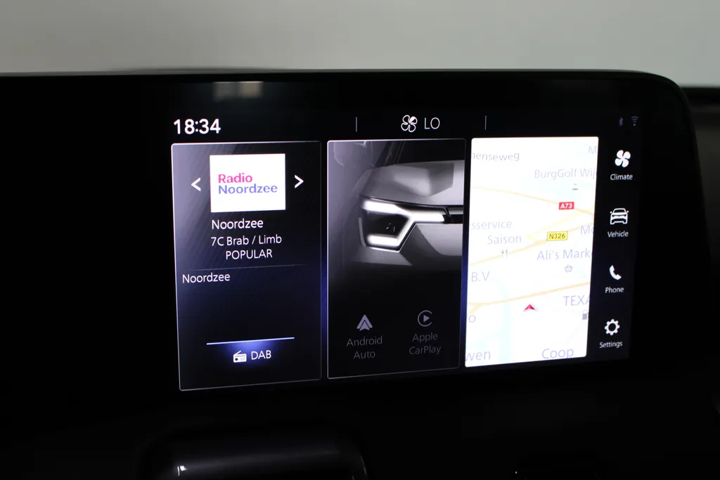 Suzuki e Vitara Style 61 kWh / Stoel + Stuurverwarming / 360° Camera / Navigatie /