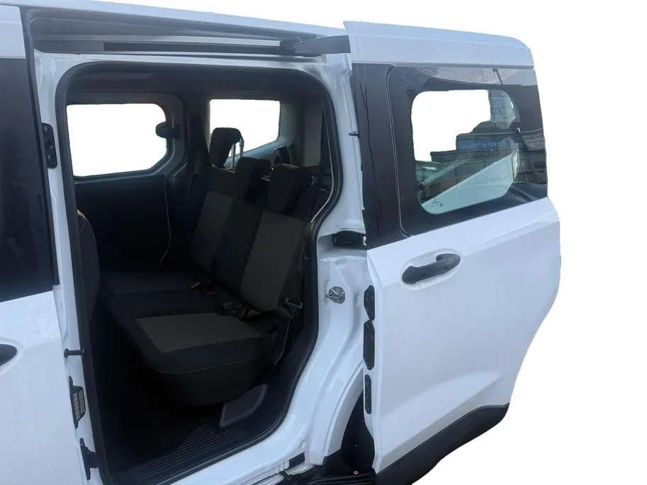 Ford Tourneo Courier 1.0 EcoBoost | Apple Carplay/Android Auto | Navigatie | Camera | Climate Control | Parkeersensoren | Stuurbediening | Hoge Instap