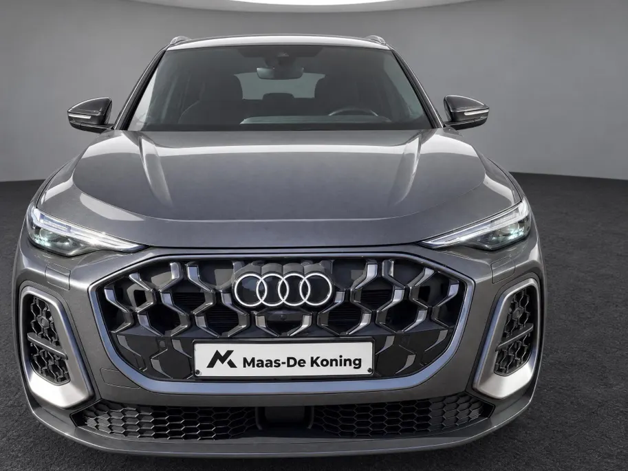 Audi Q5 2.0TFSIe-hybrid 270kW/367PK quattro S edition · Trekhaak · Leder · Camera · Apple/Android Car Play · Drive select · Garantie t/m 25-02-2028