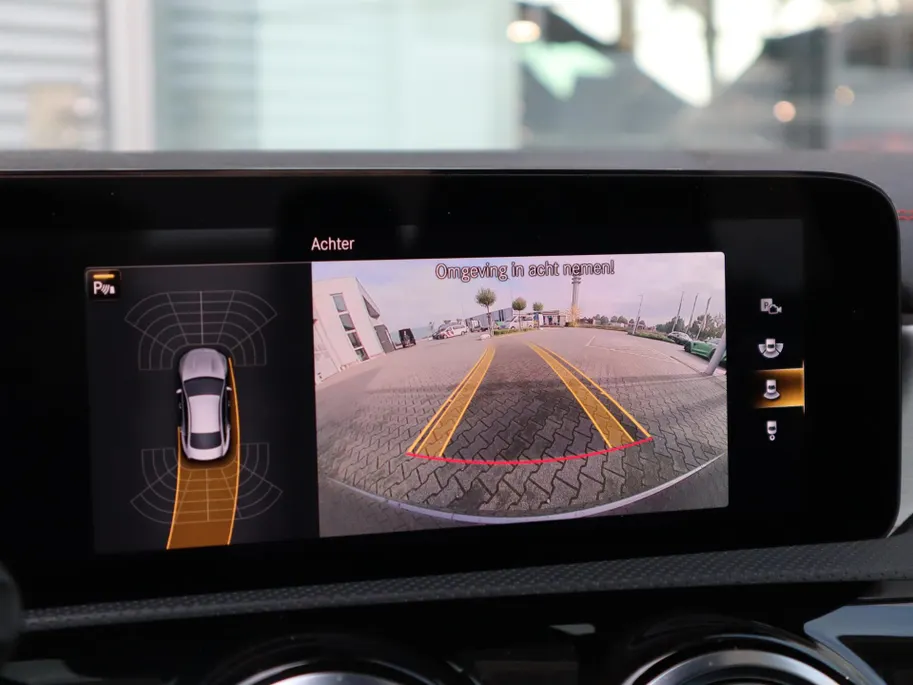 Mercedes-Benz CLA 200 Business Solution AMG