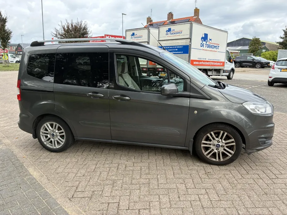 Ford Tourneo Courier 1.0 Titanium