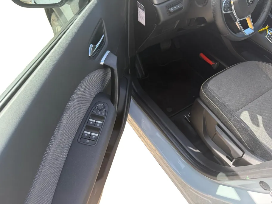 Renault Captur 1.6 E-Tech full hybrid 145 techno | Camera | Parkeersensoren | Apple Carplay & Android Auto | Adaptieve Cruise Control | Climate Control | LMV | Navigatie | 12 Maanden BOVAG Garantie