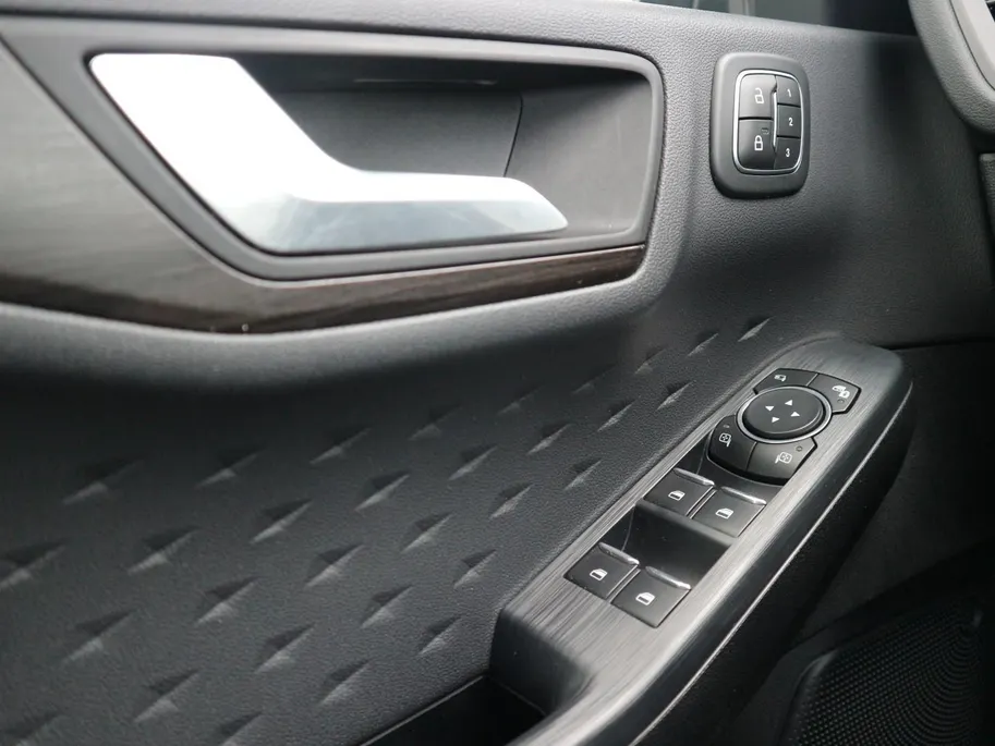 Ford Kuga 2.5 PHEV Vignale | TREKHAAK | PANO | HUD | ADAP CRUISE | WINTER |