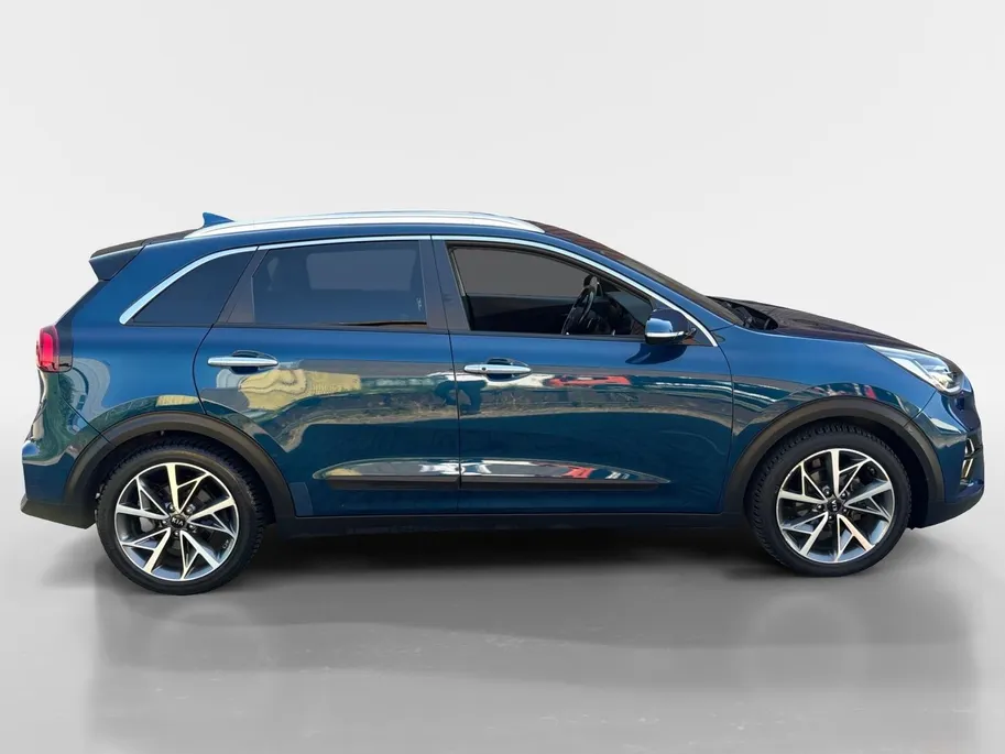 Kia Niro 1.6 GDi Hybrid ExecutiveLine | Stoel verwarming en ventilatie | Dodehoek detectie | Schuif/kantel dak | Trekhaak  | Keyless Entry | Apple CarPlay/ Android Auto | Lichtmetalen Velgen |