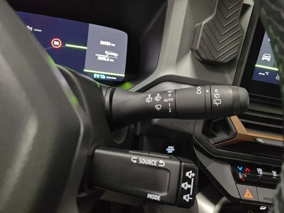 Dacia Bigster 1.8 Hybrid 155 Extreme AUTOMAAT NAVI AIRCO CAMERA CRUISE CONTROLE STOELVERWARMING SCHUIFKANTELDAK APPLE CARPLAY ANDROID AUTO DEALER ONDERHOUDEN ZEER MOOIE AUTO