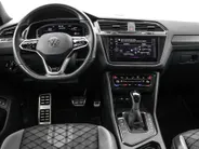 Volkswagen Tiguan 1.4 TSI eHybrid 245pk DSG R-Line Business · Camera · Inklap. Trekhaak · Dodehoeksensor · Parkeer Assistent · Stuur- & Stoelverwarming · 19'Velgen ·