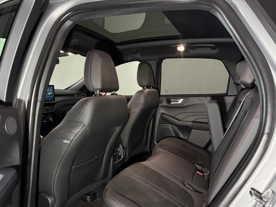 Ford Kuga 2.5 PHEV ST-Line X 243pk | Winterpack | AGR Stoelen | B&O | Pano |