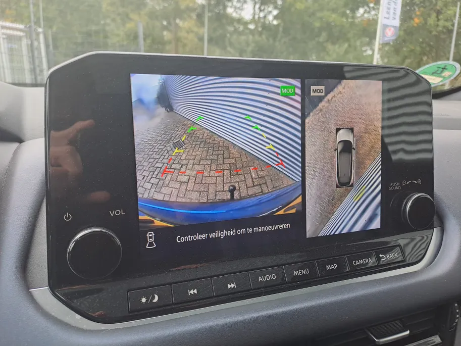 Nissan QASHQAI 1.3 MHEV Xtronic Tekna Plus | Panorama Dak | Dodehoekdetectie | Automaat | Trekhaak | Navigatie | 360 Camera | Head-up display | stuur verwarmd | Voorstoelen verwarmd | Leer | BOSE | Verwarmde voorruit