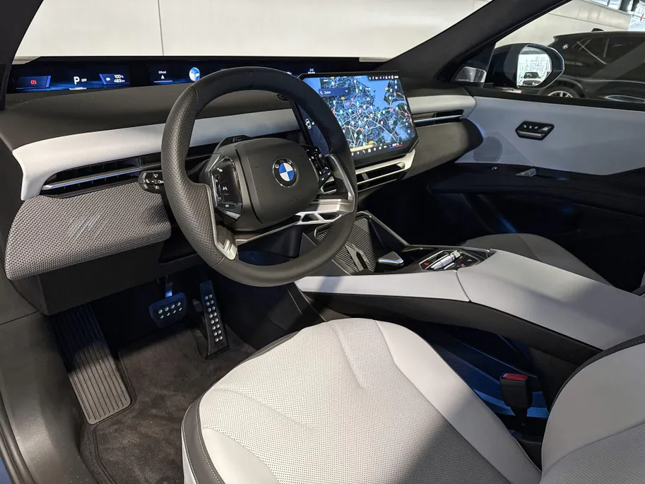 BMW iX3 50 xDrive 113 kWh