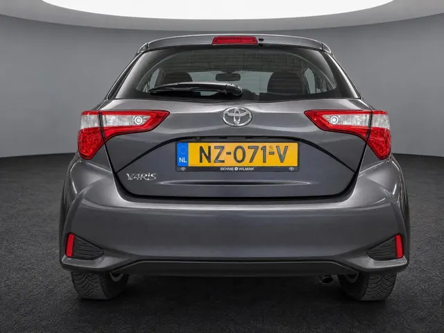 Toyota Yaris 1.5 VVT-i Design Red | Navigatie | Camera