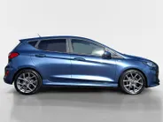 Ford Fiesta 1.0 EcoBoost Hybrid ST-Line 125PK | Winter Pack | Keyless Entry | Privacy Glass | Climate Control | Apple Carplay/ Android Auto | Parkeersensoren