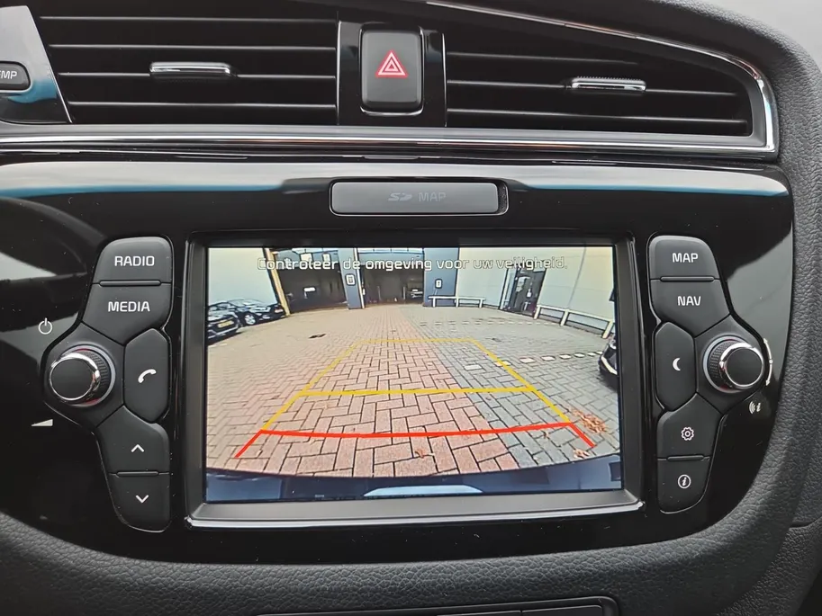 Kia cee'd 1.6 GDI DynamicLine | 1e Eigenaar | Dealeronderhouden | Camera | Navigatie | Cruise Control | 12 Maanden BOVAG Garantie |