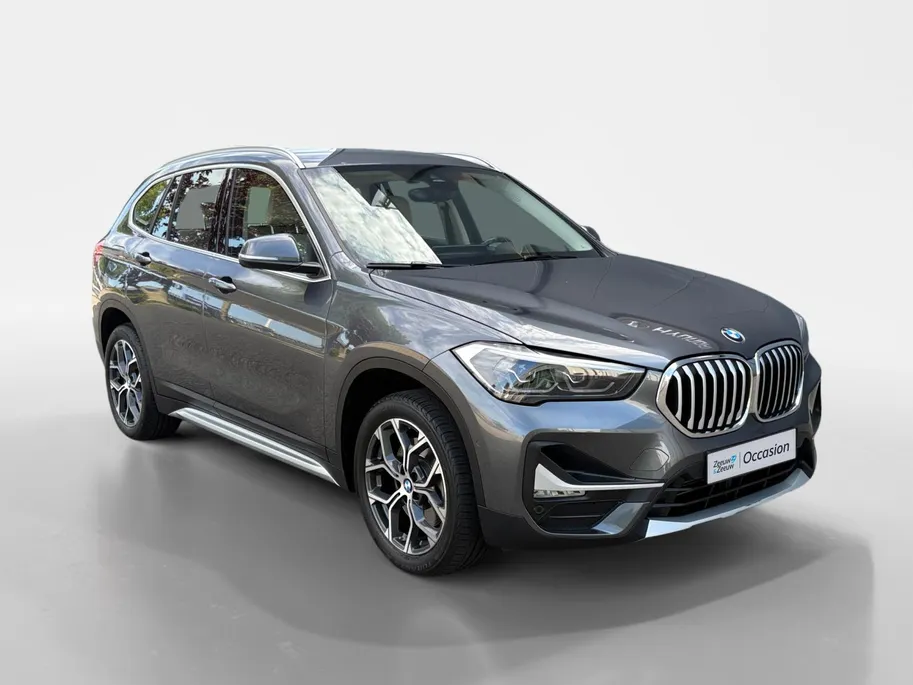 BMW X1 sDrive20i VDL Nedcar Edition | Trekhaak | Camera | Leder | Head-Up Display | Navi | Stoelverwarming | Elektrische achterklep | LED | 12 maanden Bovag Garantie