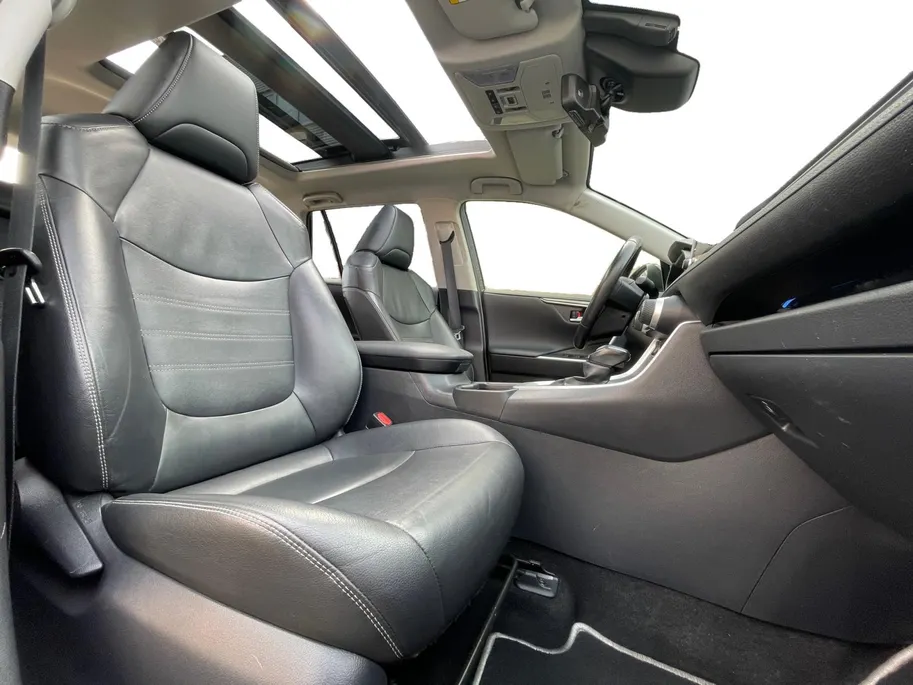 Toyota RAV4 2.5 Hybrid AWD Executive |1650 kg Trekgewicht |Trekhaak| Leer| Navigatie| Schuif-kanteldak | Verwarmbare stoelen| Adaptieve Cruise Controle| All season banden|