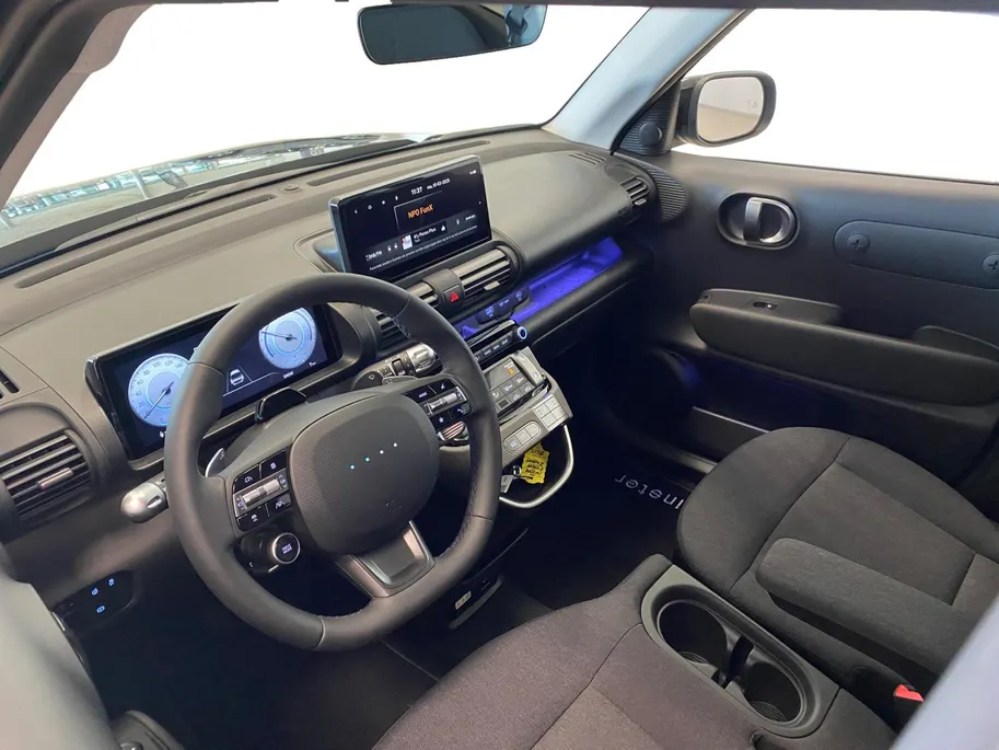 Hyundai Inster EVOLVE | 49K WH | TECH + WINTER PACK | + W&T | 0,99% RENTE MOGELIJK | VAN € 31.760,- VOOR € 28.950,- | Private lease vanaf 339 ,- PM |