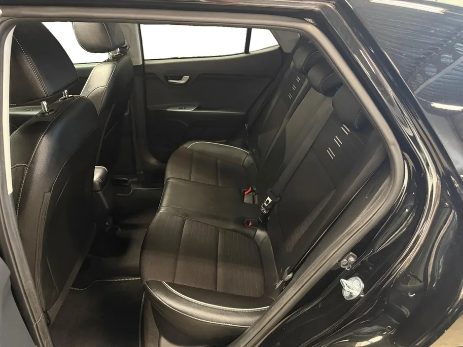 Kia Stonic 1.0 T-GDi MHEV GT-PlusLine Meest luxe uitvoering | 1e Eigenaar | Panorama dak | Dealer onderhouden | Cruise Control Adaptief | Carplay | Metallic lak | Fabrieksgarantie t/m 10-5-2030 + 3x 1 jaar* | NAP