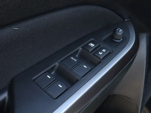 Suzuki Vitara 1.4 BoosterJet Select Hybrid AdaptiveCruise | Carplay | All seasons