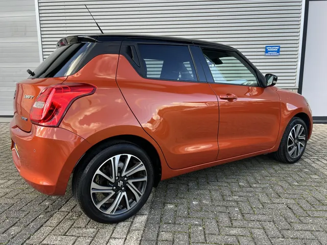 Suzuki Swift 1.2 Style Smart Hybrid | Apple Carplay & Android Auto | 16' Lichtmetalen Velgen | Climate Control | Navi