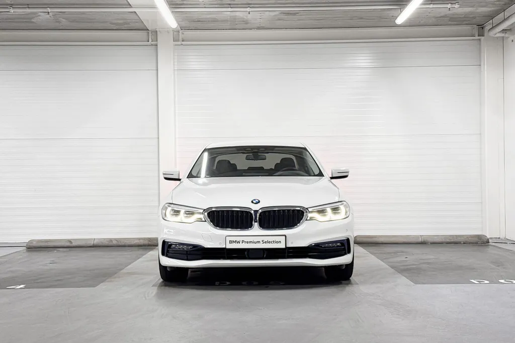 BMW 5 Serie Sedan 530e iPerformance High Executive