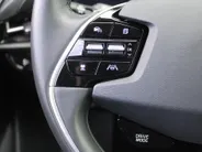 Kia Niro EV DynamicLine 64.8 kWh | Trekhaak | Camera | Clima | Cruise adapt. | Navi | 17' LM | Keyless | Apple Carplay/Android Auto |